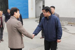 聂长明市长、王则儒总经理带宇通人员参观我公司一线车间